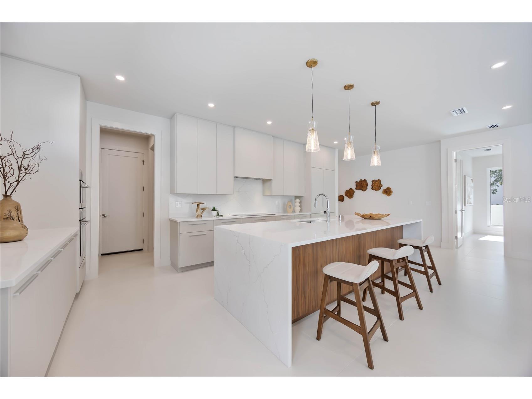 2596 Floyd Street Sarasota FL 34239 A4680149 image9