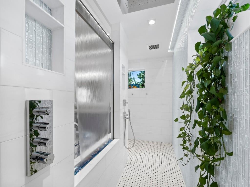 26 Sandy Hook Road N Sarasota FL 34242 - GULF OF MEXICO A4667015 image64