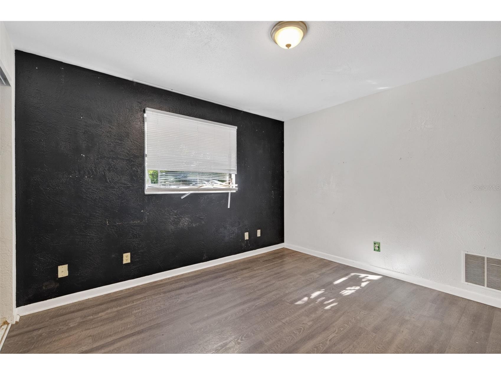 260 13th Street N Saint Petersburg FL 33705 TB8463122 image20