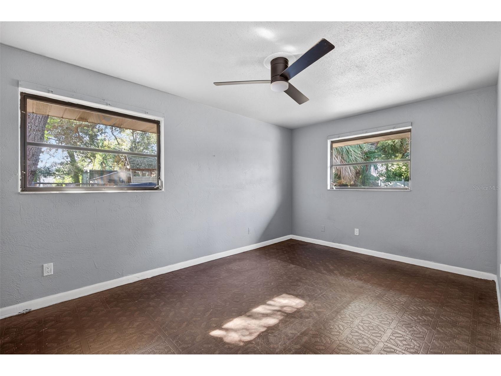 260 13th Street N Saint Petersburg FL 33705 TB8463122 image21