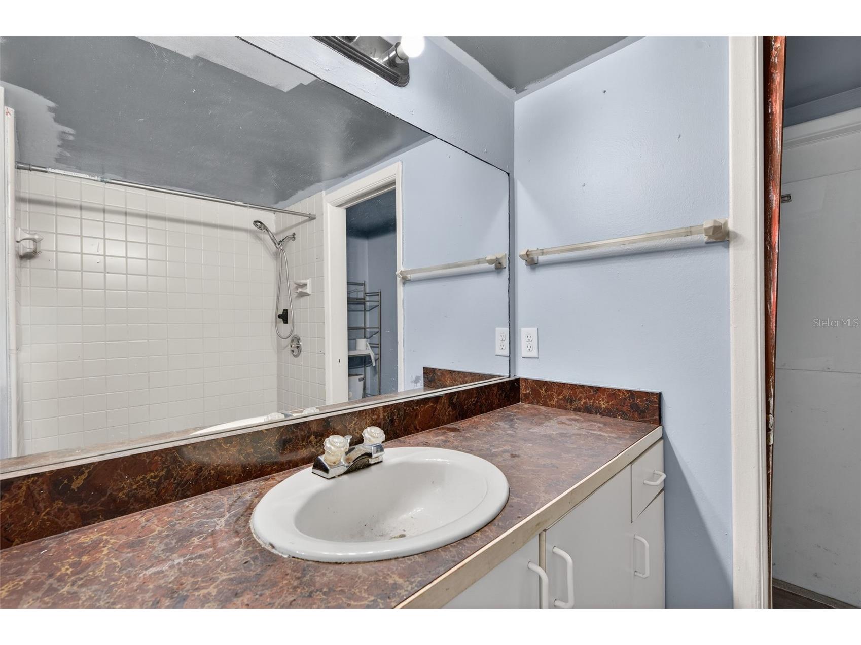 260 13th Street N Saint Petersburg FL 33705 TB8463122 image23