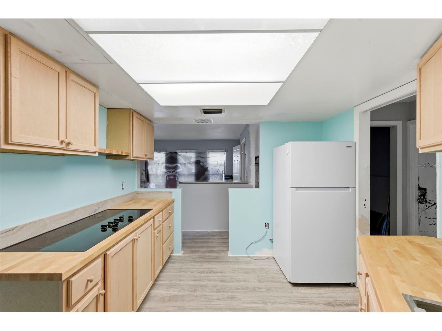 260 13th Street N Saint Petersburg FL 33705 TB8463122 image3