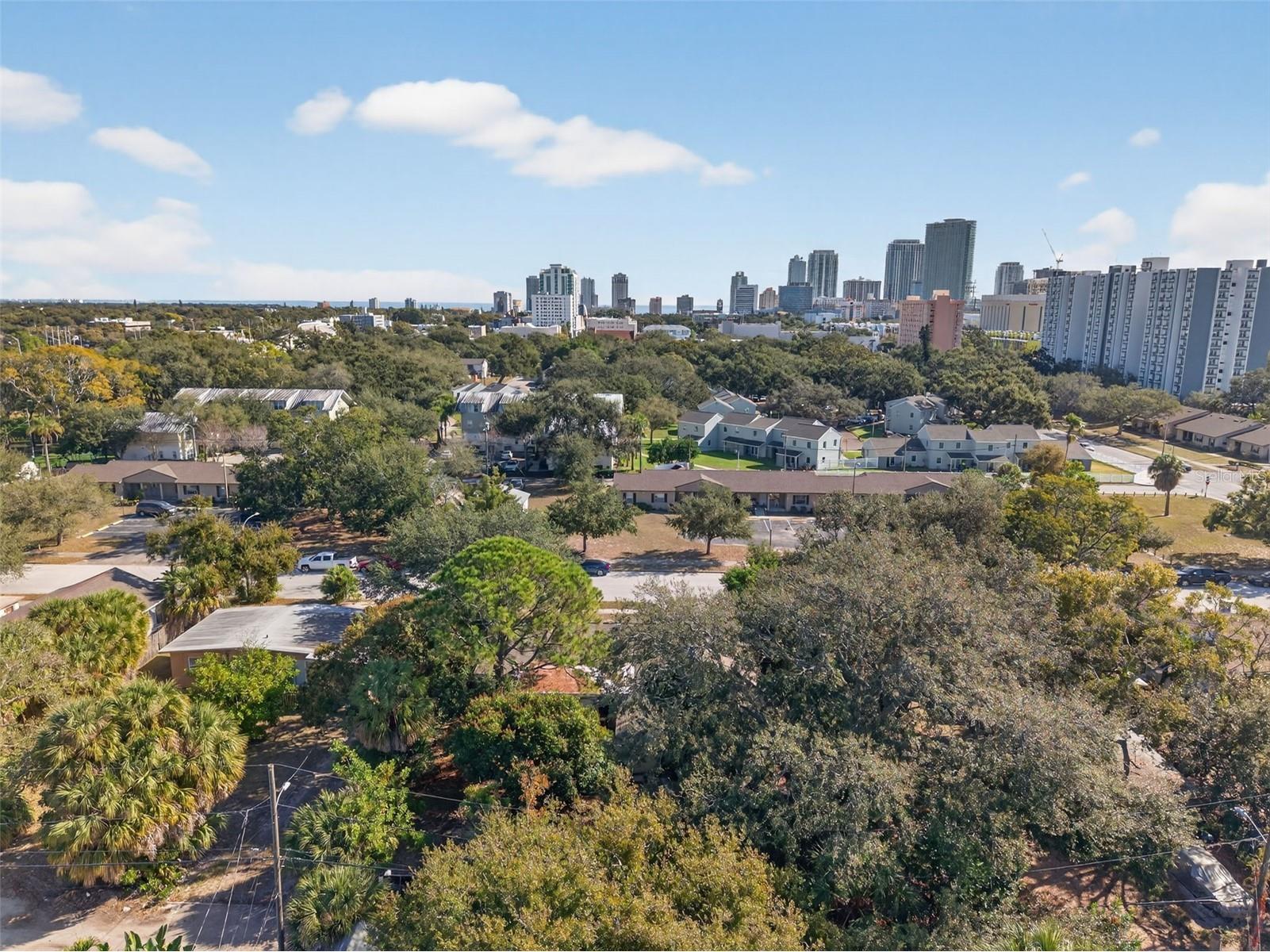 260 13th Street N Saint Petersburg FL 33705 TB8463122 image33