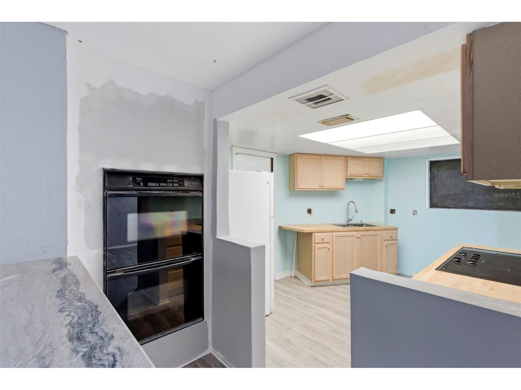 260 13th Street N Saint Petersburg FL 33705 TB8463122 image8