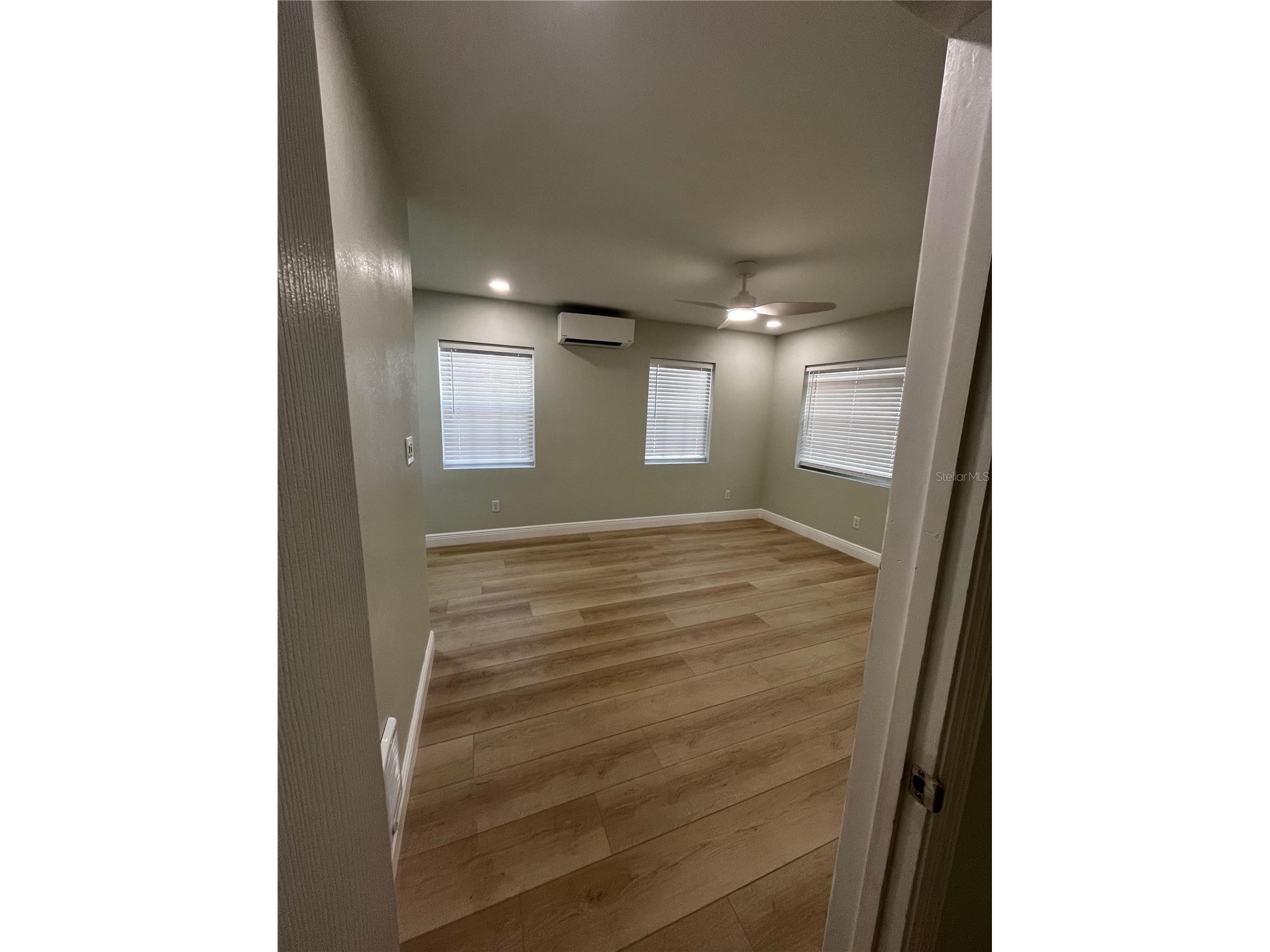260 20th Avenue S Saint Petersburg FL 33705 TB8514661 image18