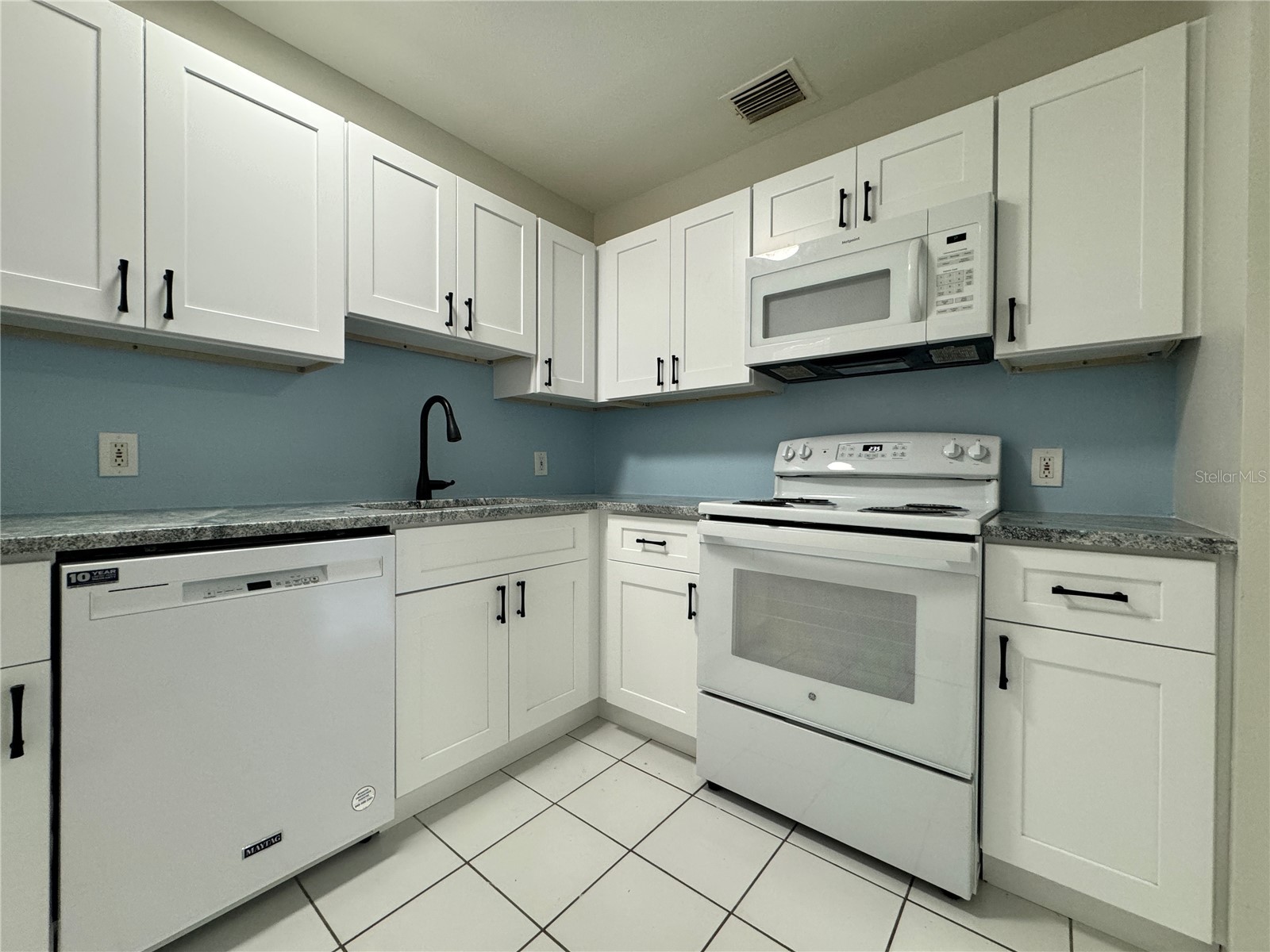 260 20th Avenue S Saint Petersburg FL 33705 TB8514661 image2