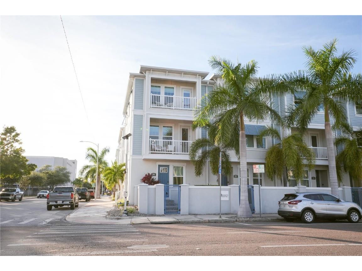 260 8th Street N Saint Petersburg FL 33701 TB8443808 image1