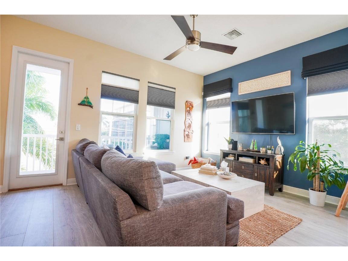 260 8th Street N Saint Petersburg FL 33701 TB8443808 image13