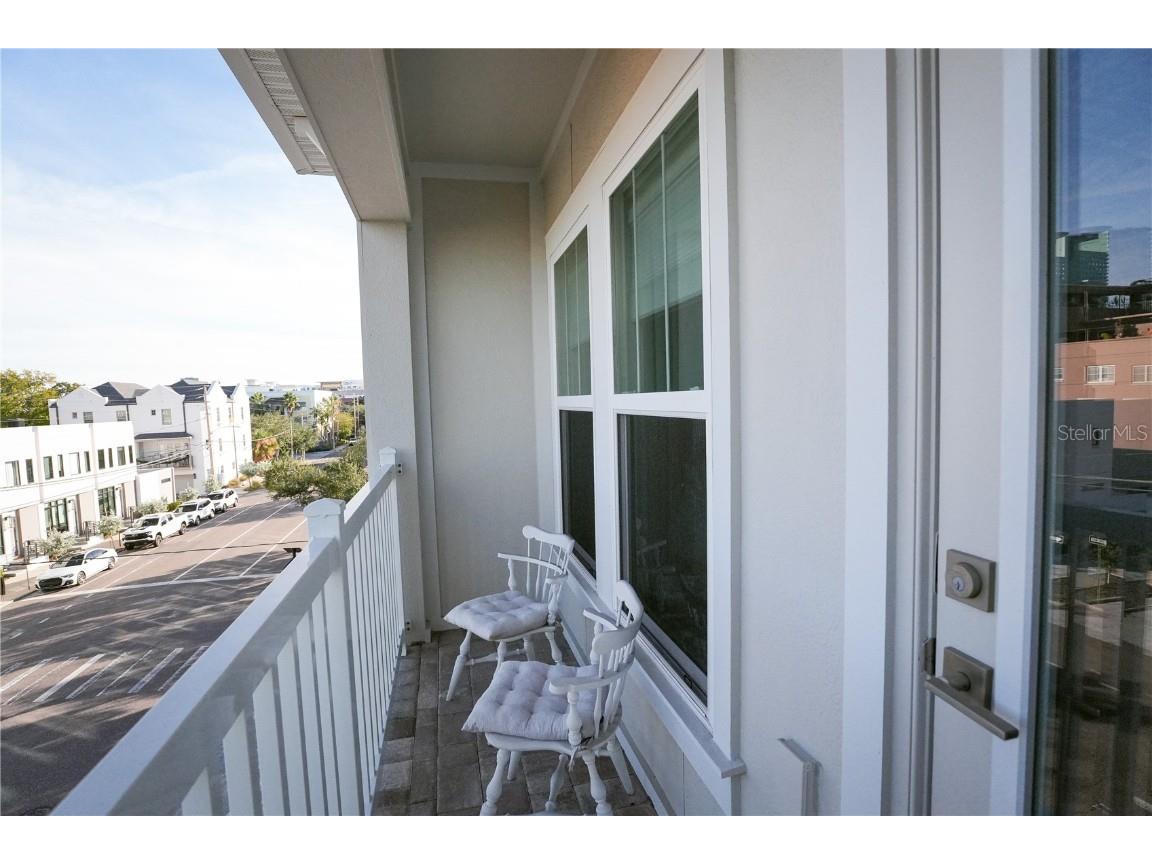 260 8th Street N Saint Petersburg FL 33701 TB8443808 image3