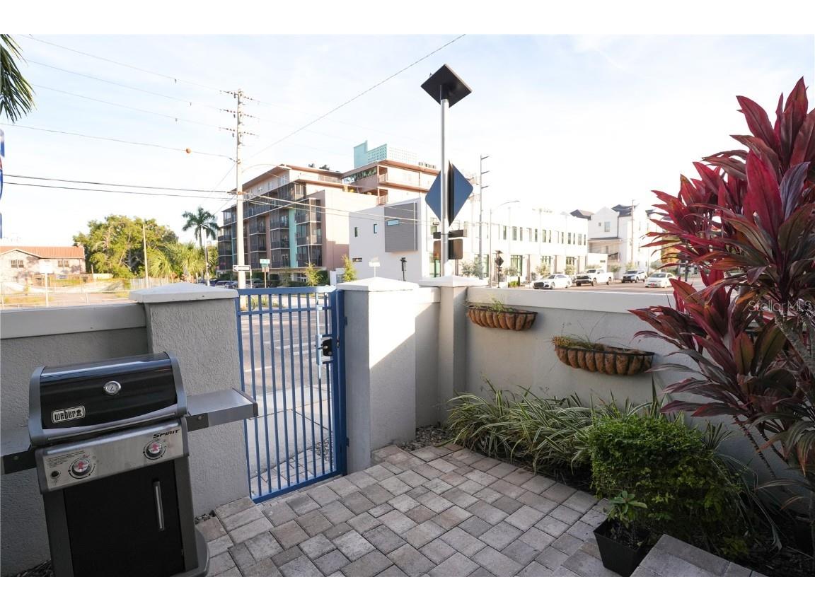 260 8th Street N Saint Petersburg FL 33701 TB8443808 image5