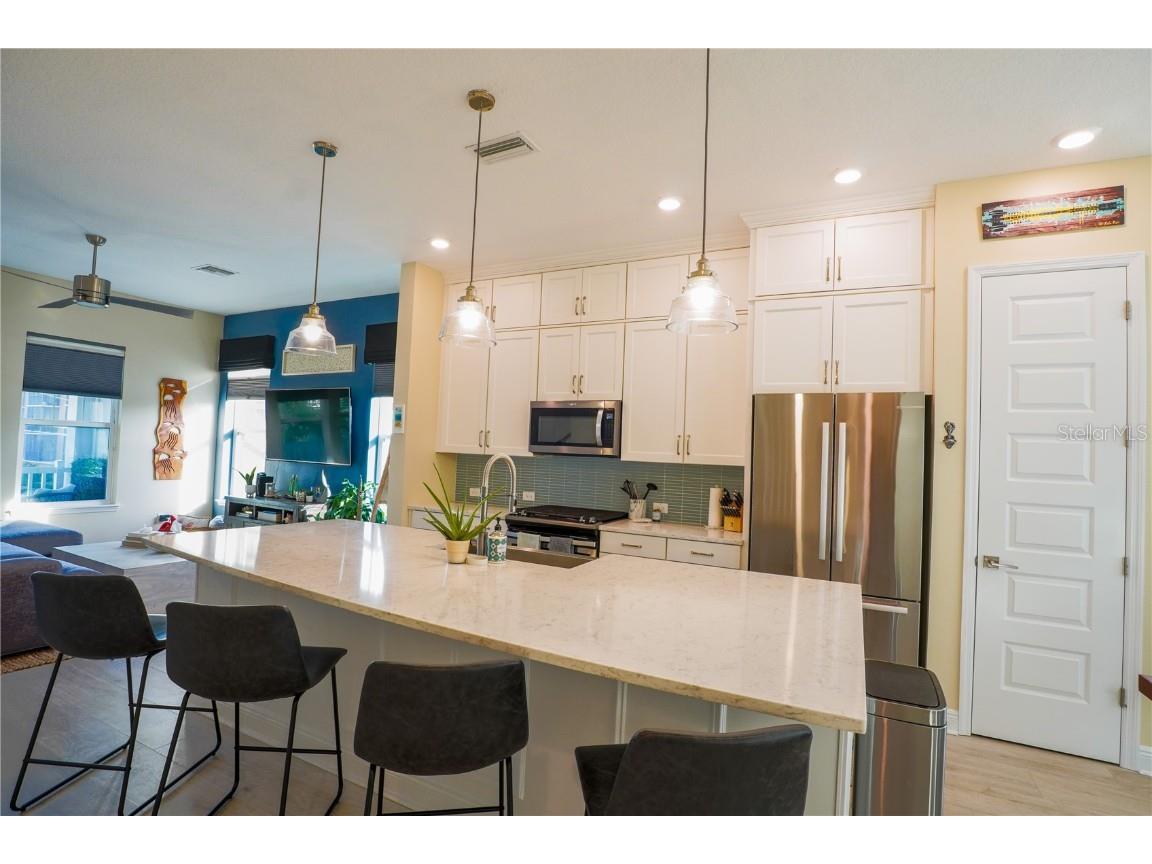 260 8th Street N Saint Petersburg FL 33701 TB8443808 image9