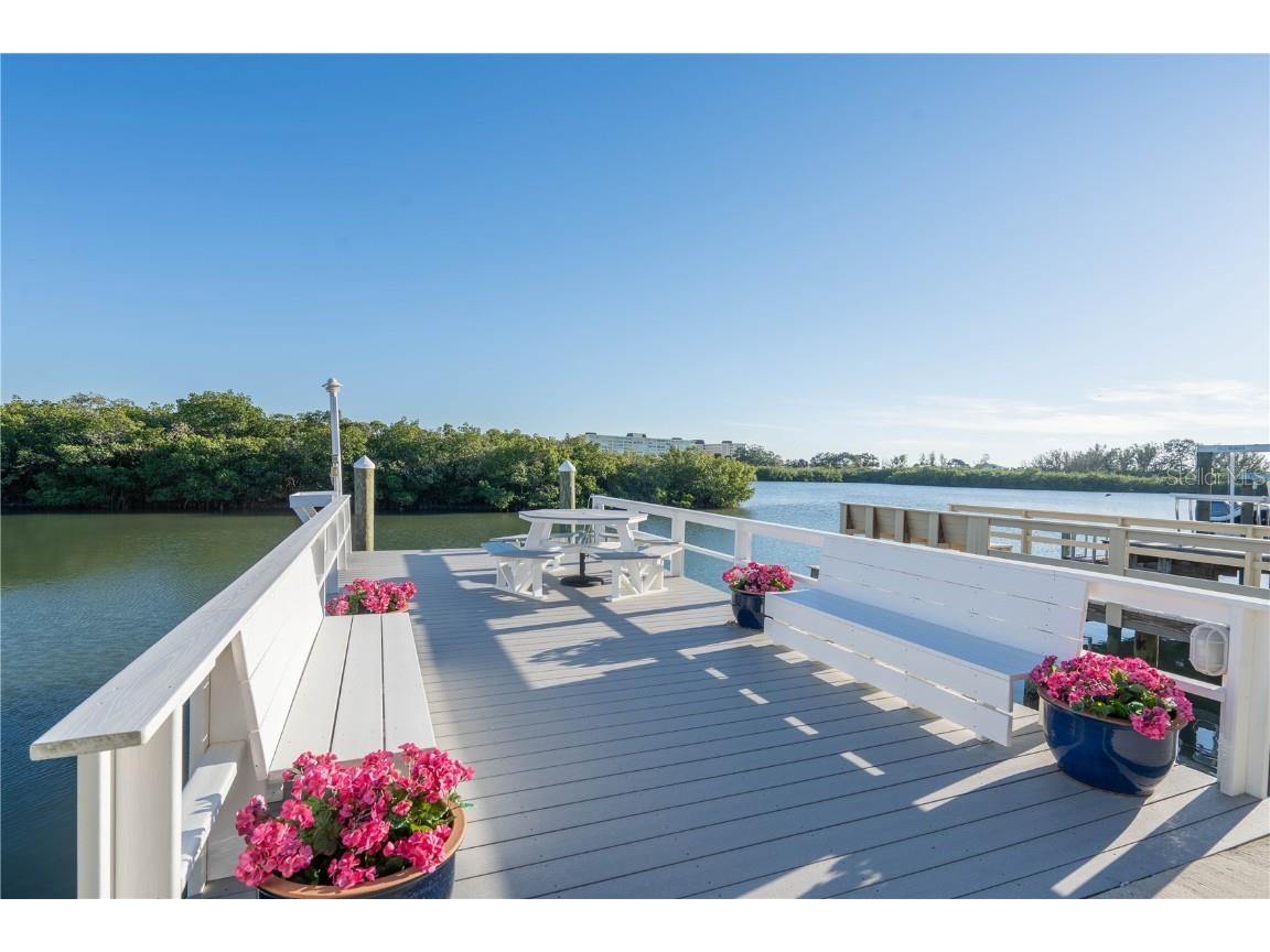 260 Boca Ciega Point Boulevard S Saint Petersburg FL 33708 - INTRACOASTAL WATERWAY U8224421 image1