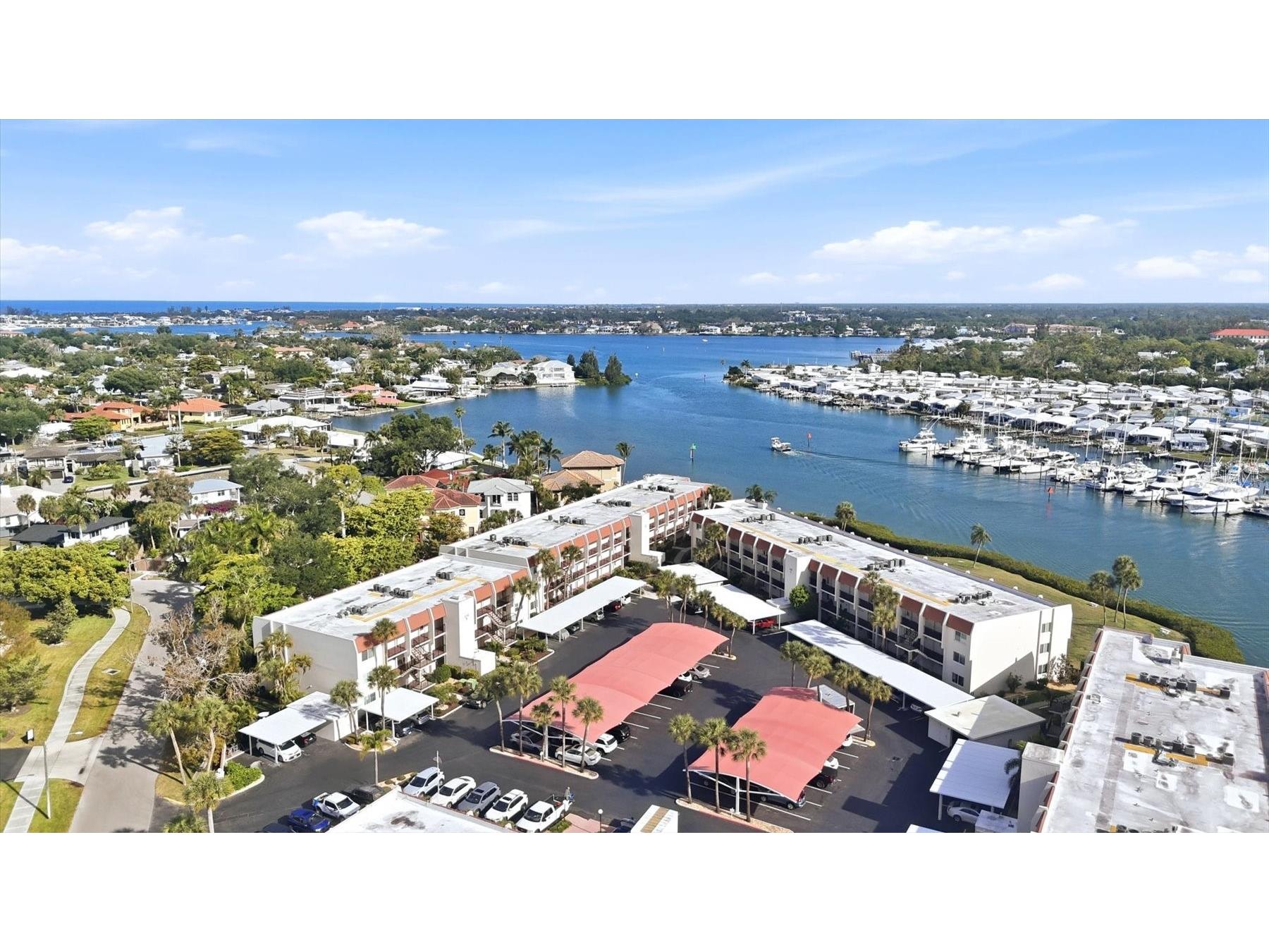 260 Santa Maria Street #105 Venice FL 34285 - ROBERTS BAY & ICW A4689292 image4