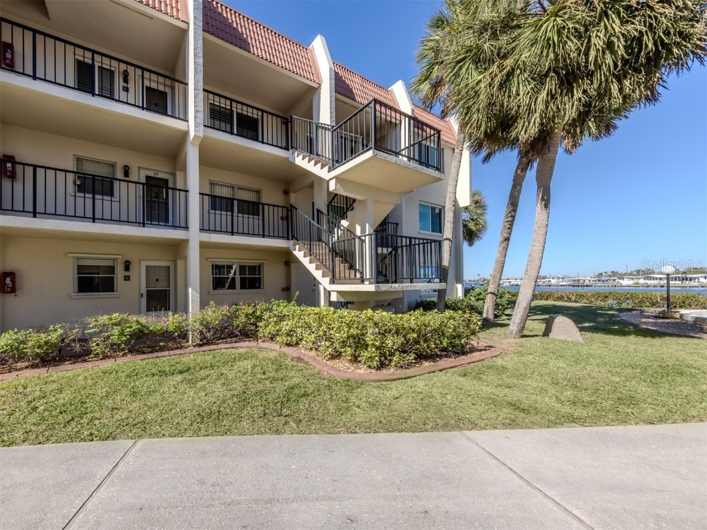 260 Santa Maria Street #111 Venice FL 34285 N6135765 image1