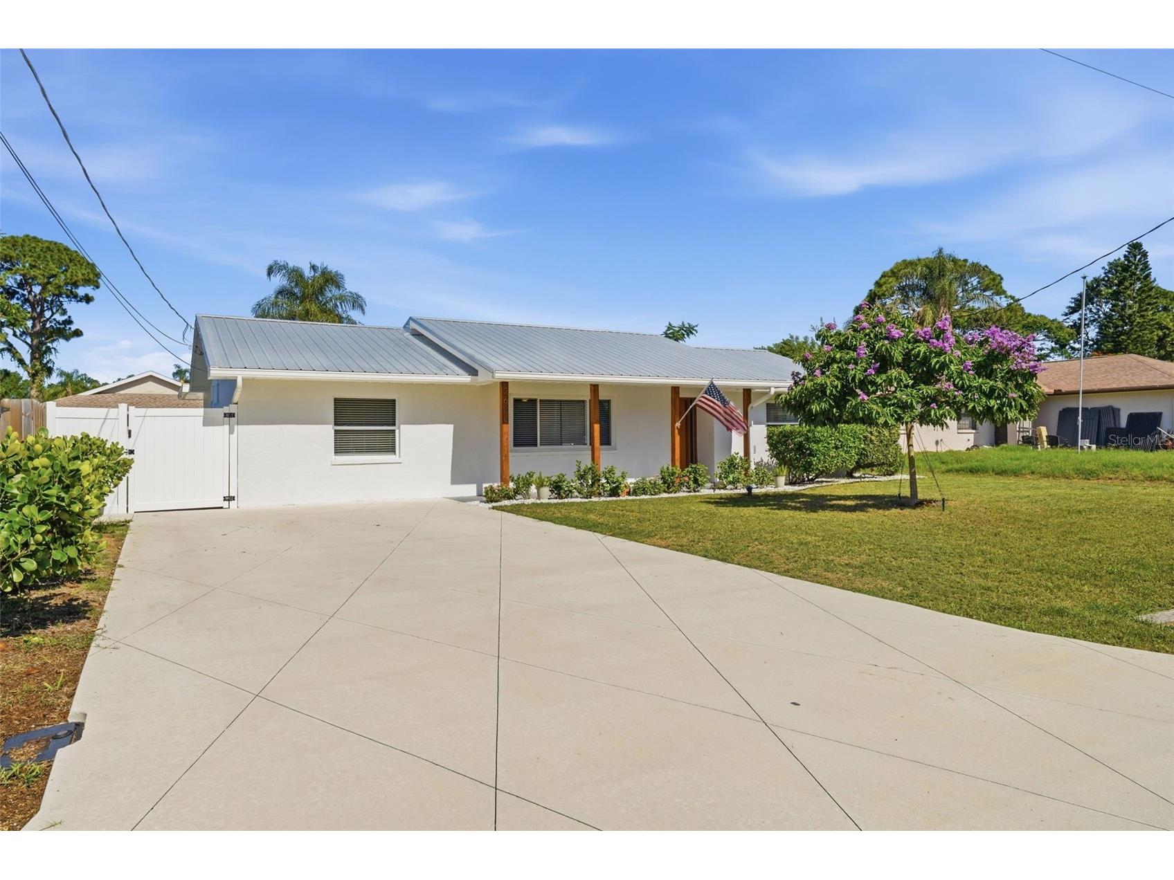 2600 Cambridge Drive Sarasota FL 34232 A4698789 image1