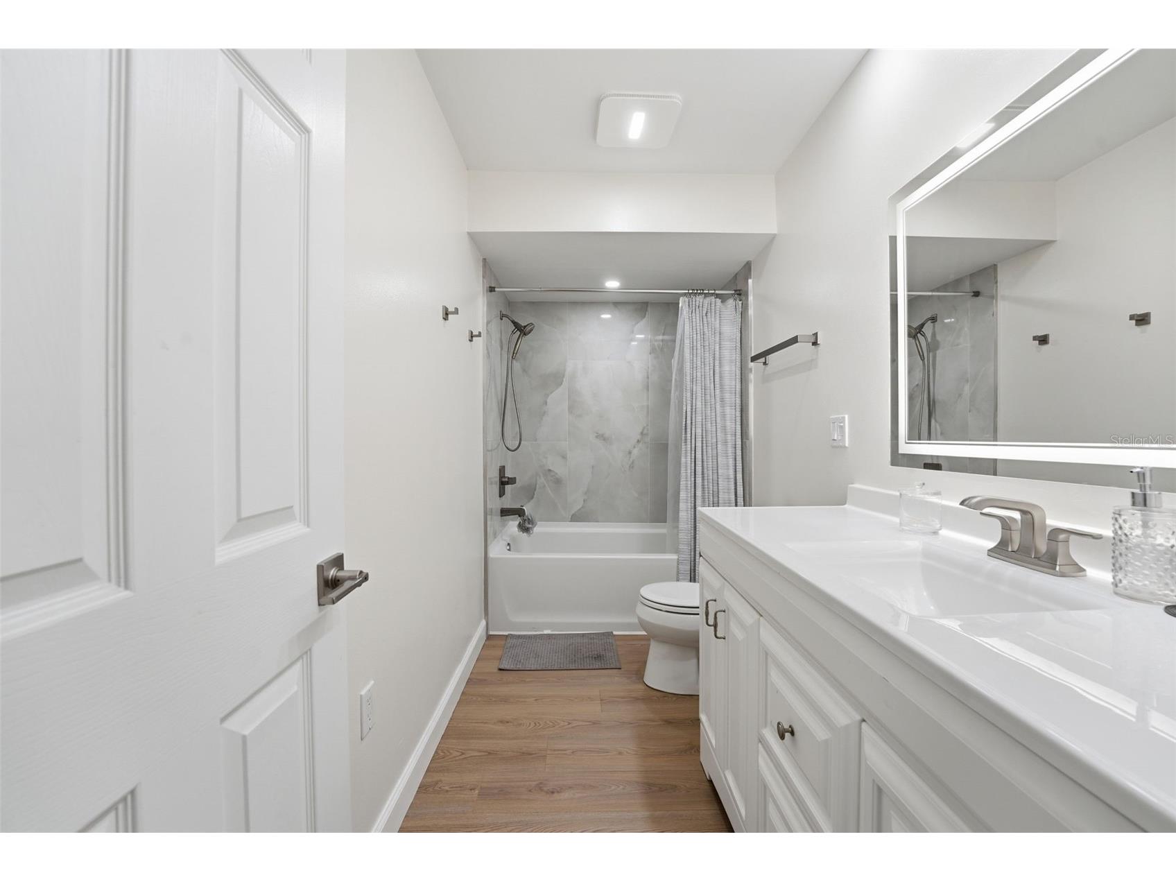 2600 Cambridge Drive Sarasota FL 34232 A4698789 image32
