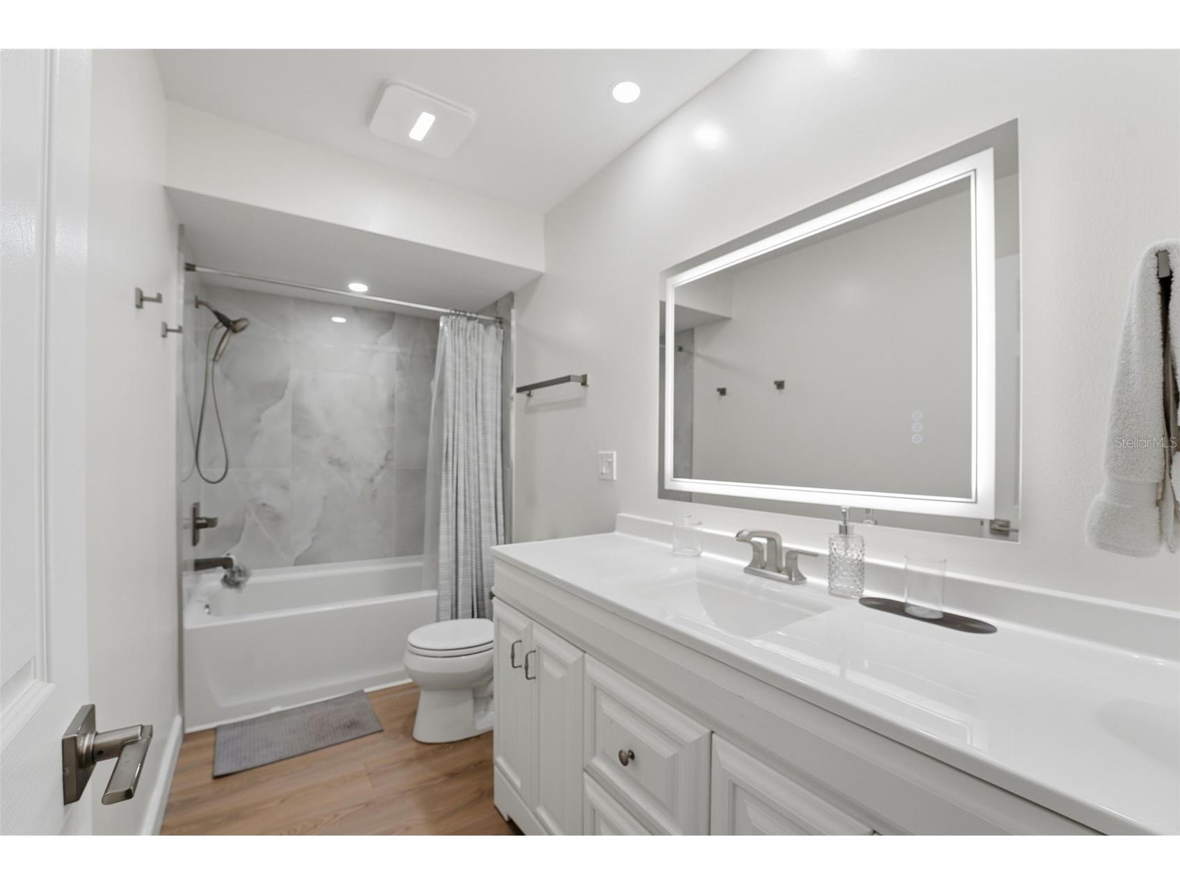 2600 Cambridge Drive Sarasota FL 34232 A4698789 image33