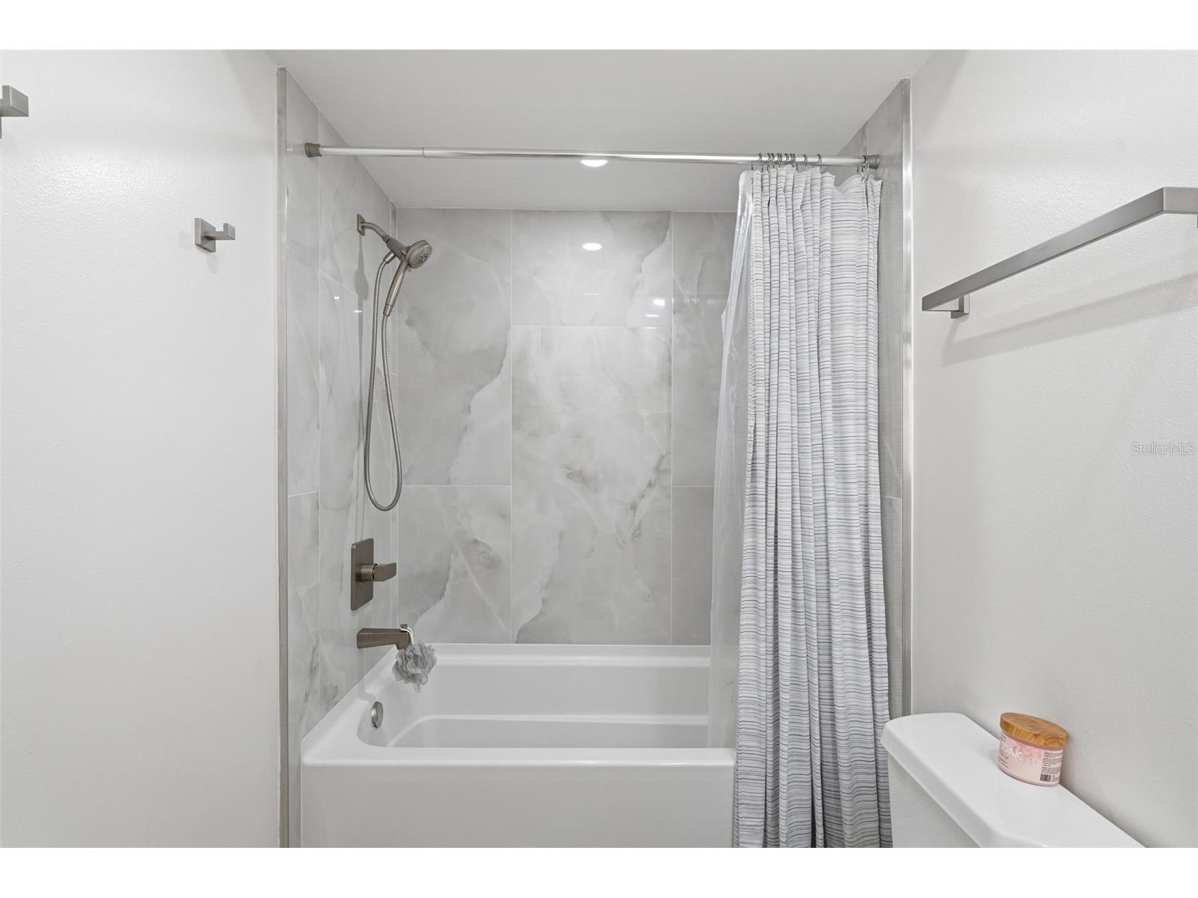 2600 Cambridge Drive Sarasota FL 34232 A4698789 image34