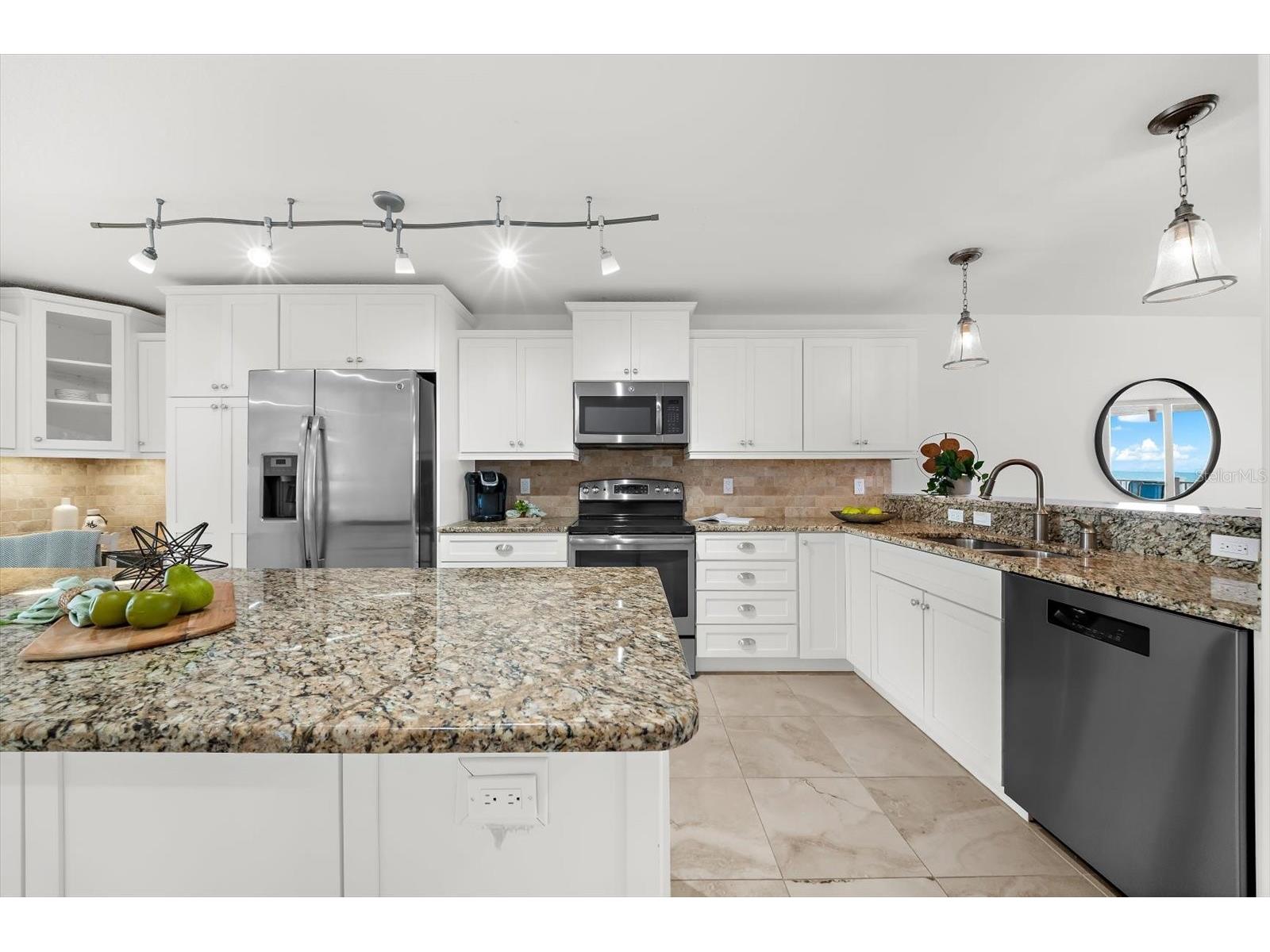 2600 Gulf Drive N #33 Bradenton Beach FL 34217 - GULF OF AMERICA A4695594 image6