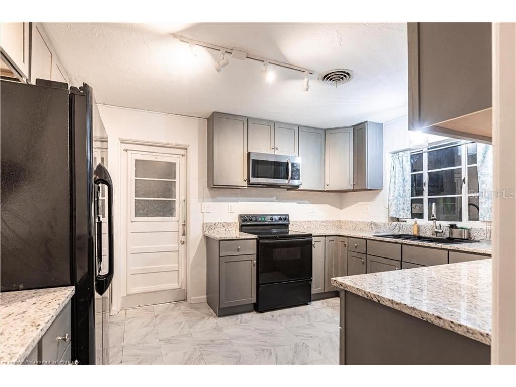 2600 Lakeview Drive Sebring FL 33870 P4935466 image5