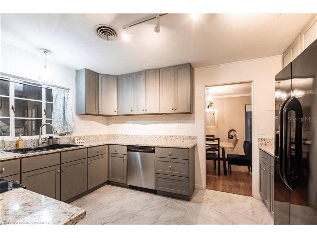 2600 Lakeview Drive Sebring FL 33870 P4935466 image8