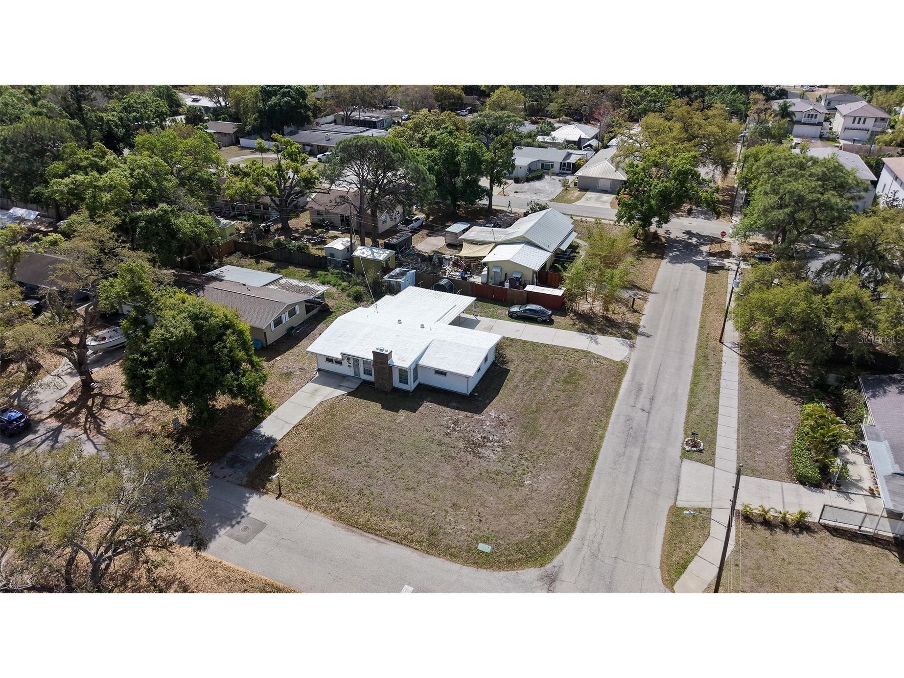 2600 Loma Linda Street Sarasota FL 34239 A4686437 image1