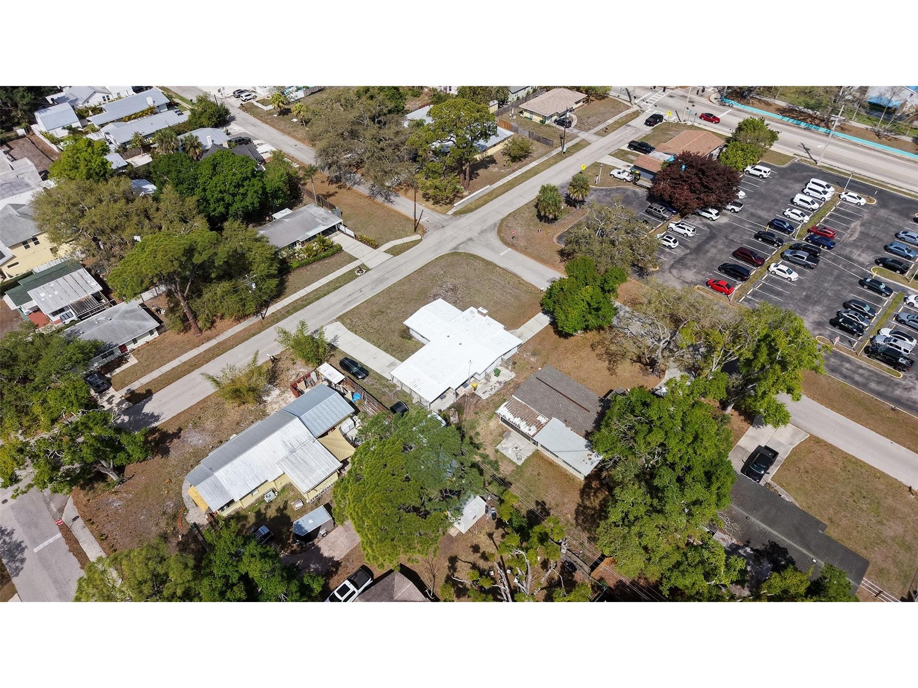 2600 Loma Linda Street Sarasota FL 34239 A4686437 image8