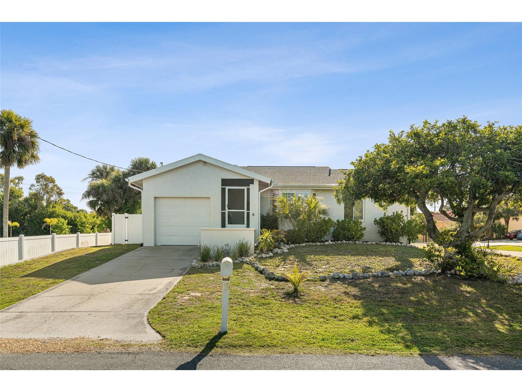 2600 Palmetto Street Nokomis FL 34275 A4687370 image1