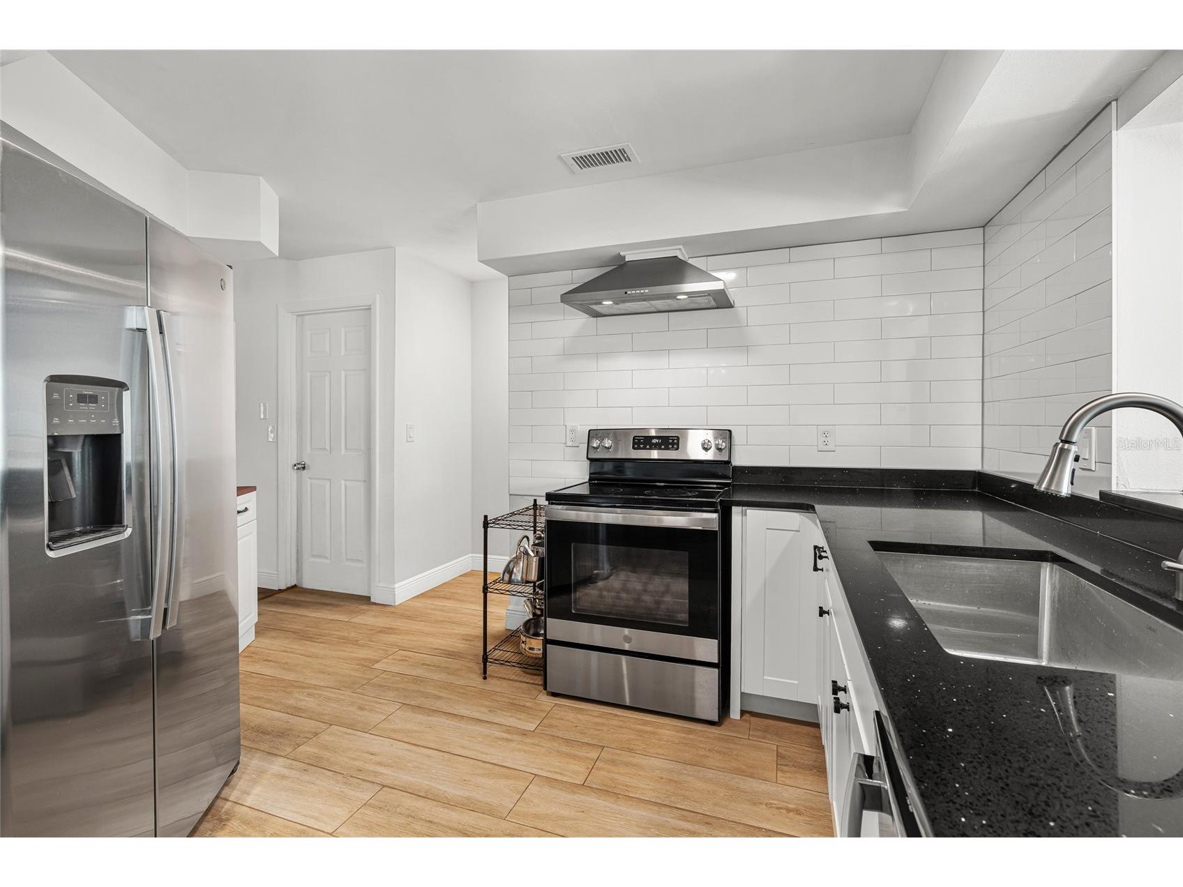 2600 Palmetto Street Nokomis FL 34275 A4687370 image9