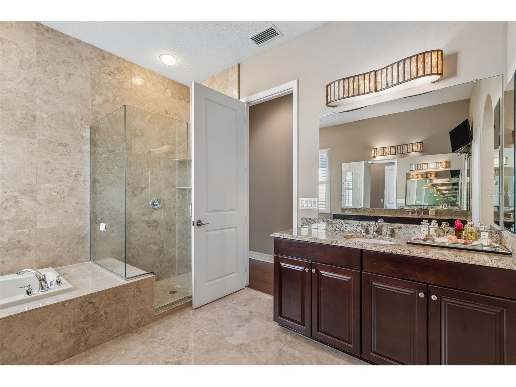 2601 Milford Berry Lane Tampa FL 33618 TB8485172 image24