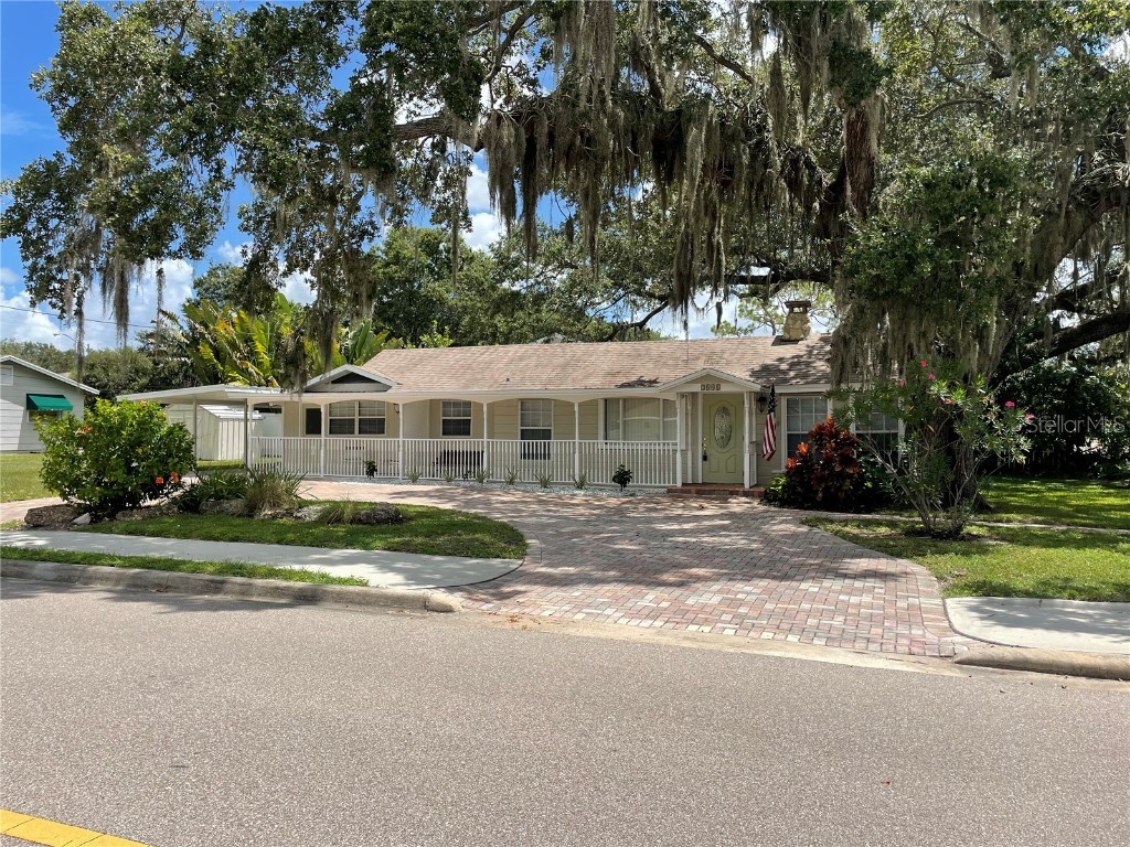 2601 Ringling Boulevard Sarasota FL 34237 A4545836 image1