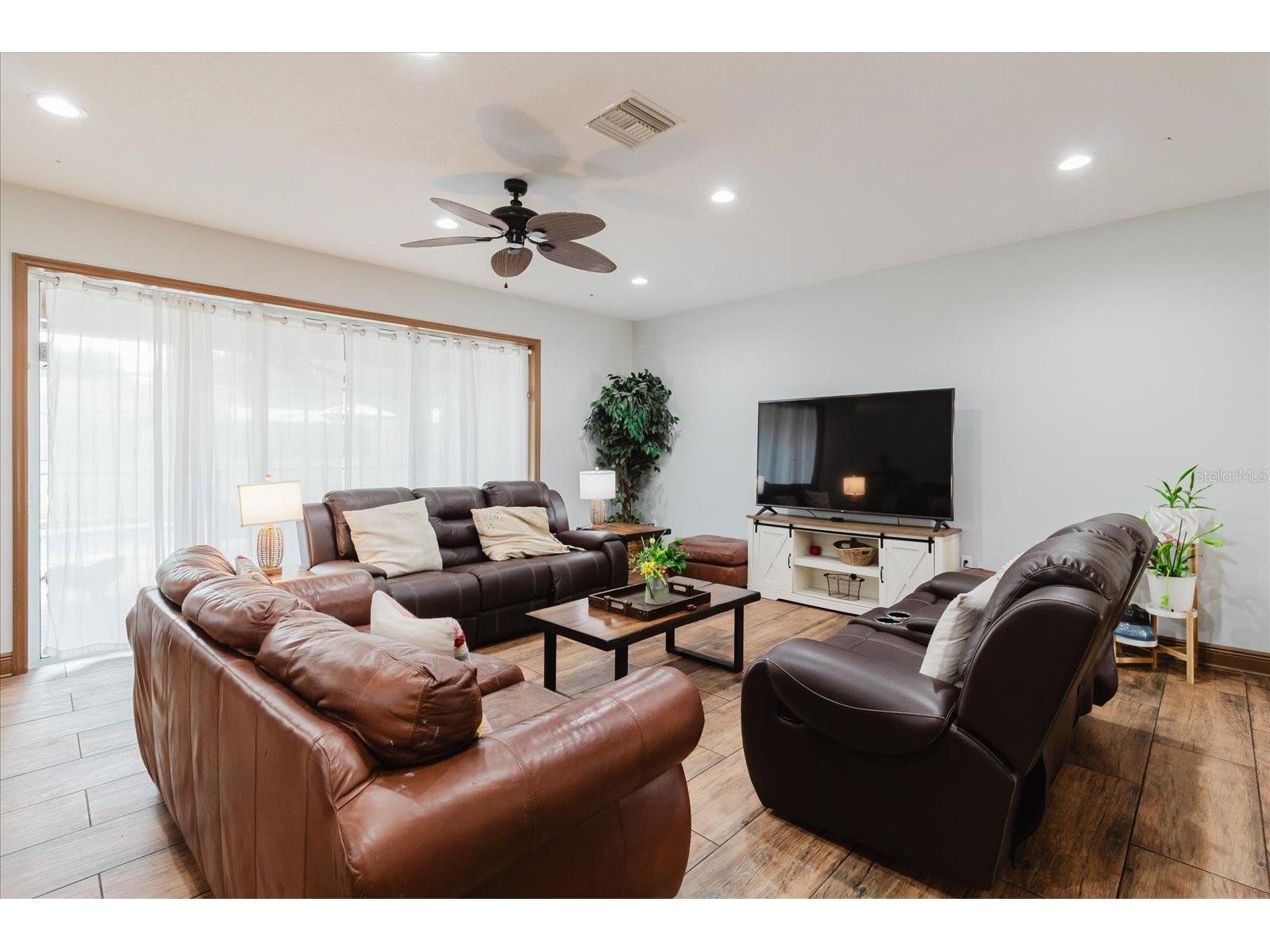 2603 Bismark Drive Valrico FL 33596 TB8496698 image16