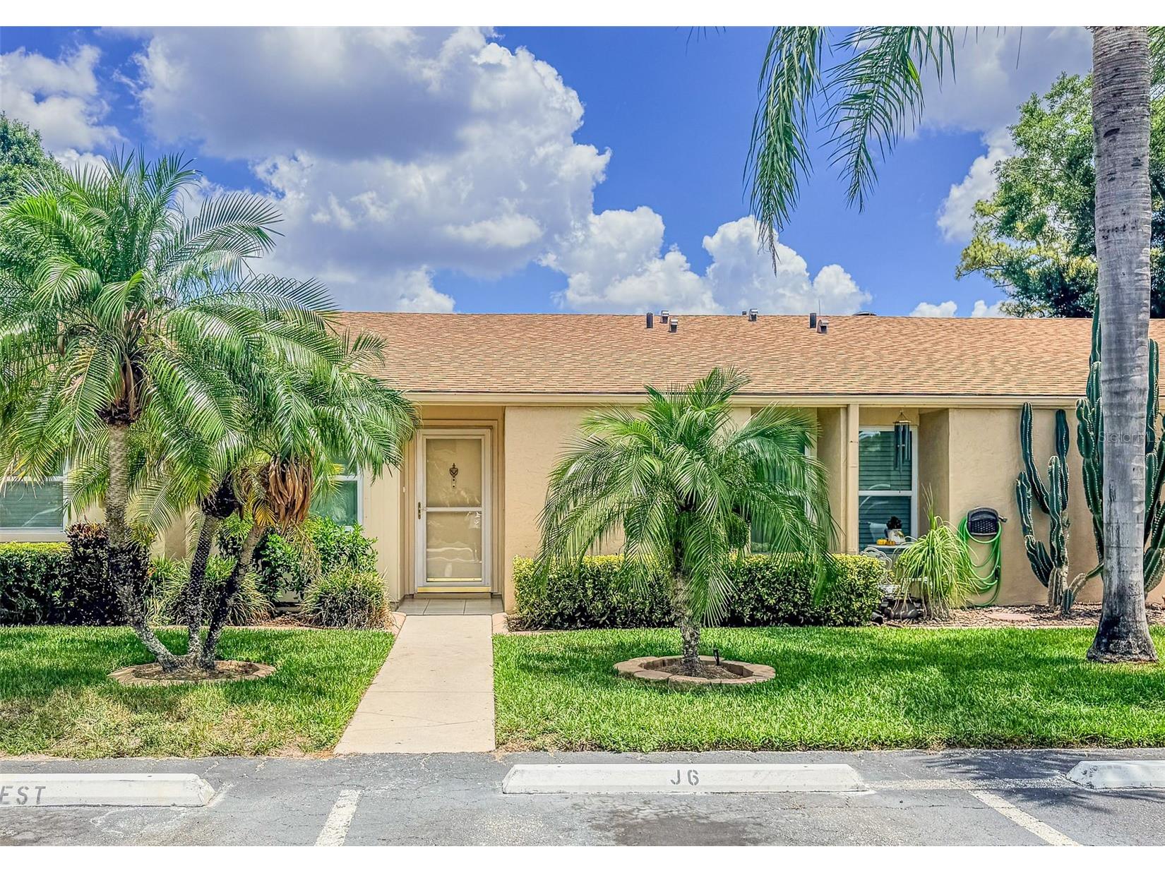 2604 Woodgate Lane #J6 Sarasota FL 34231 A4698908 image1
