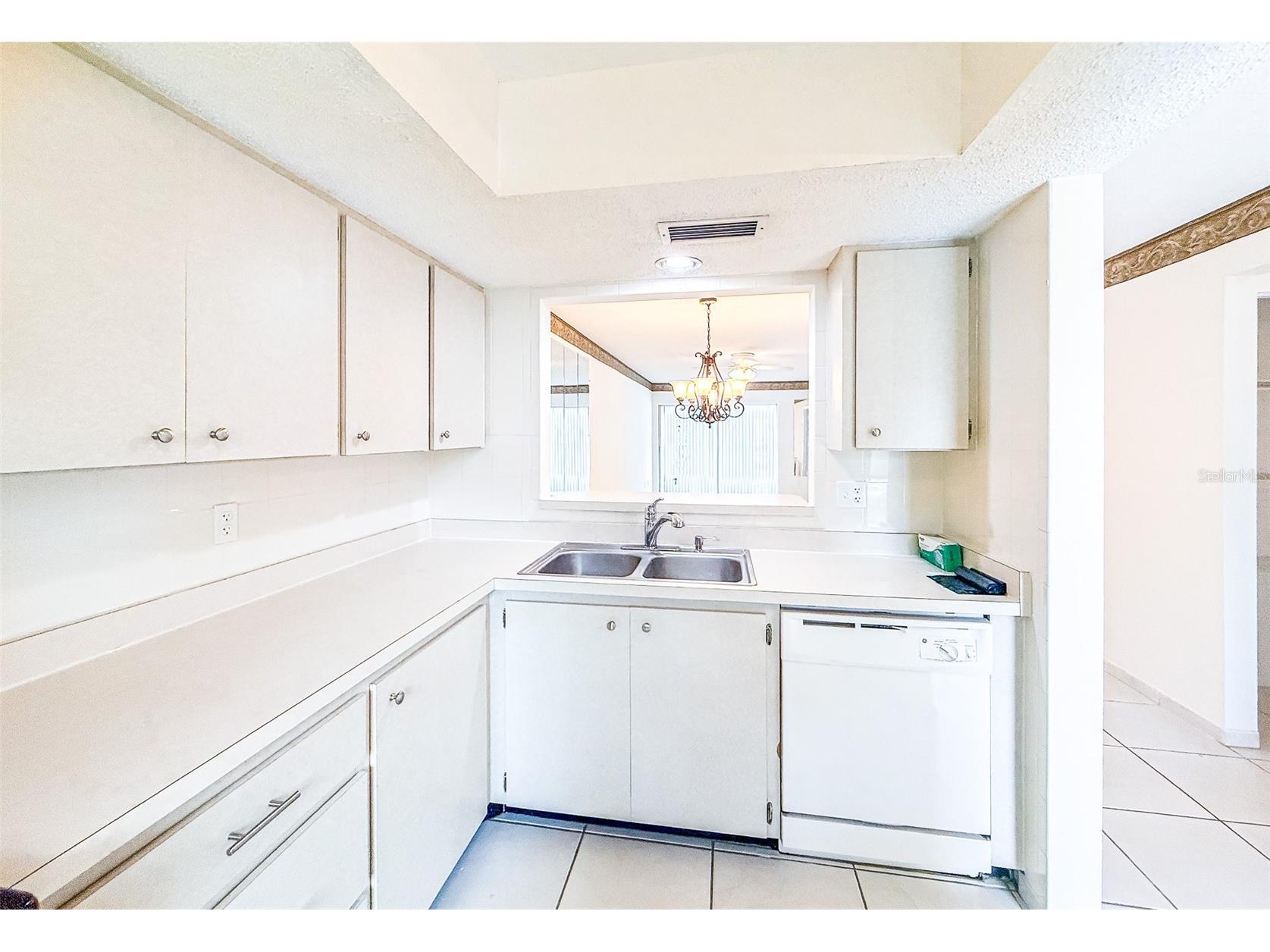 2604 Woodgate Lane #J6 Sarasota FL 34231 A4698908 image12