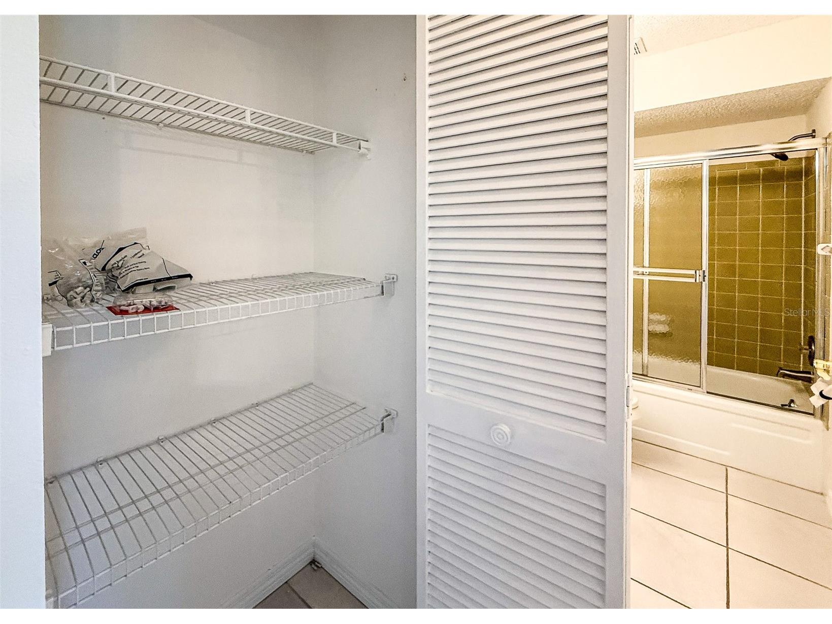 2604 Woodgate Lane #J6 Sarasota FL 34231 A4698908 image17