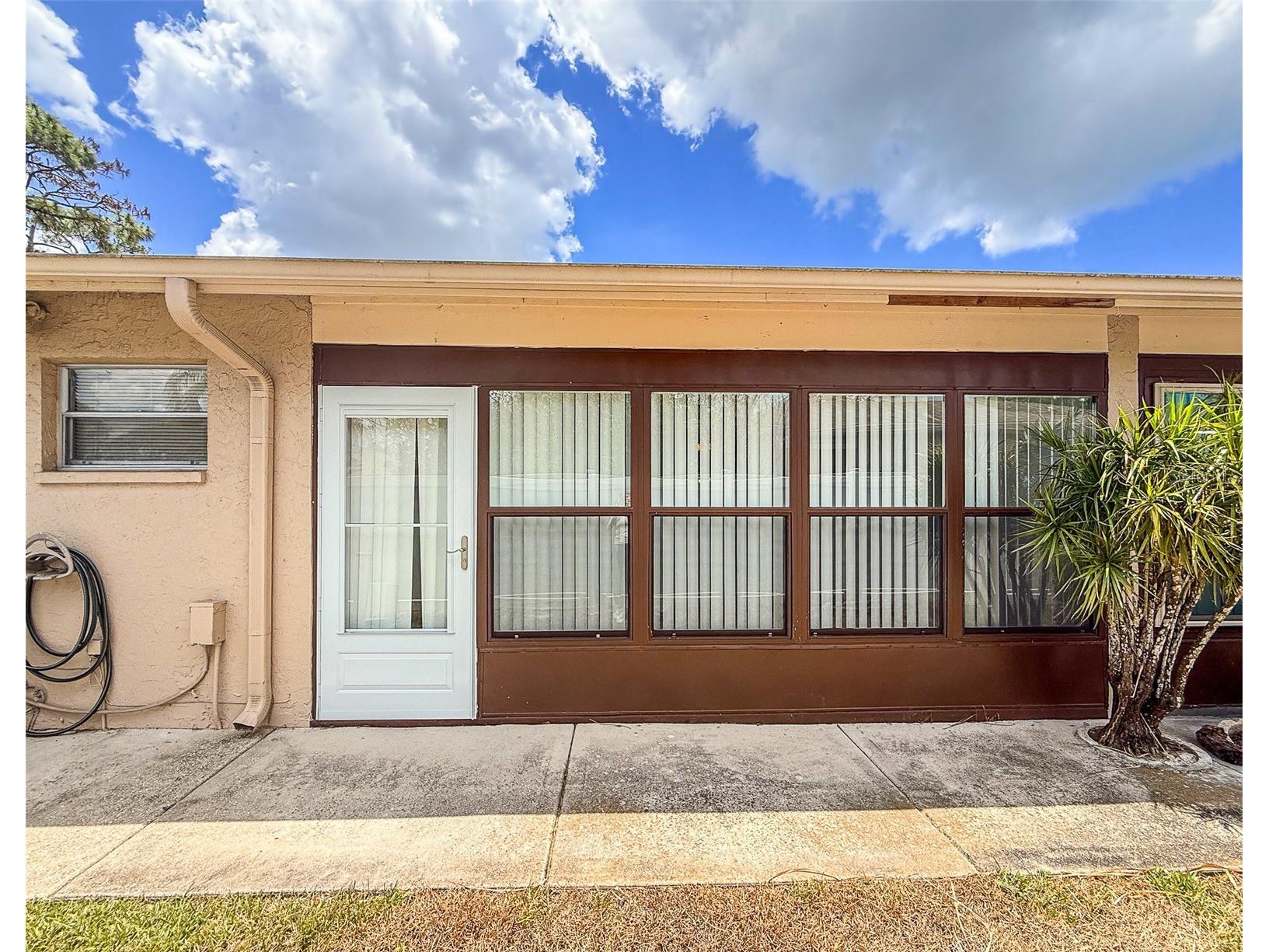2604 Woodgate Lane #J6 Sarasota FL 34231 A4698908 image20