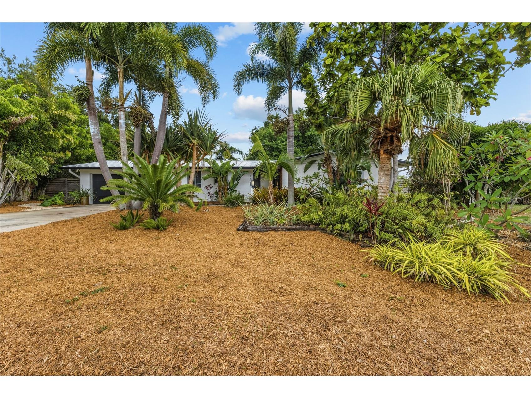 2605 Botany Avenue Sarasota FL 34239 A4696274 image1