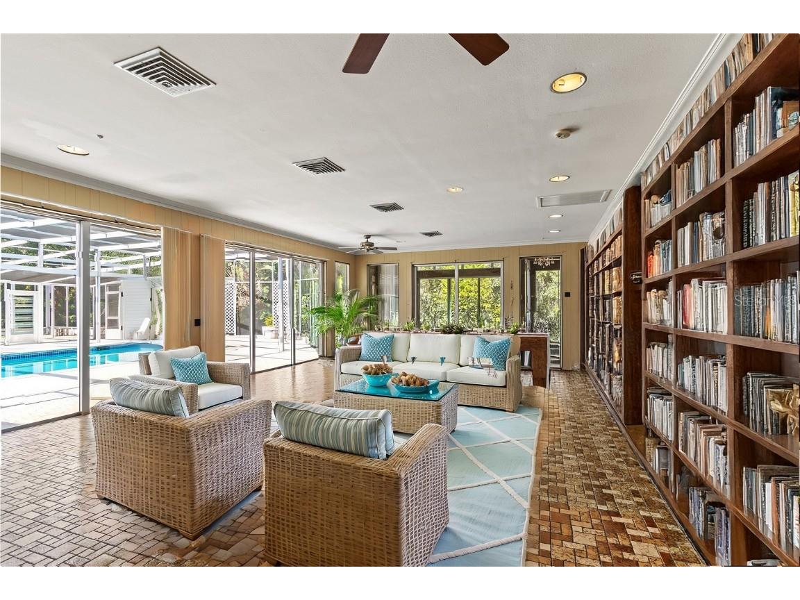 2605 Desoto Road Sarasota FL 34234 A4673038 image20