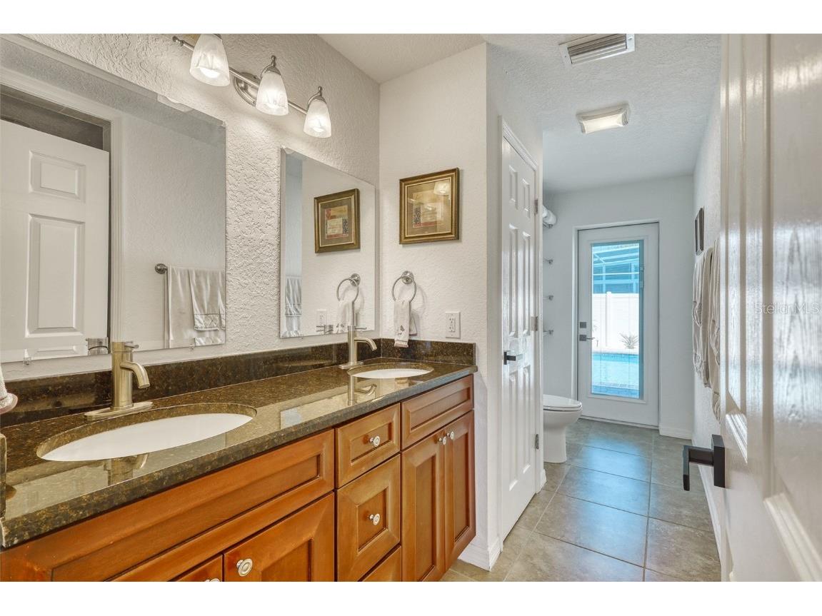 2605 Sunnybrook Drive Sarasota FL 34239 A4677362 image16