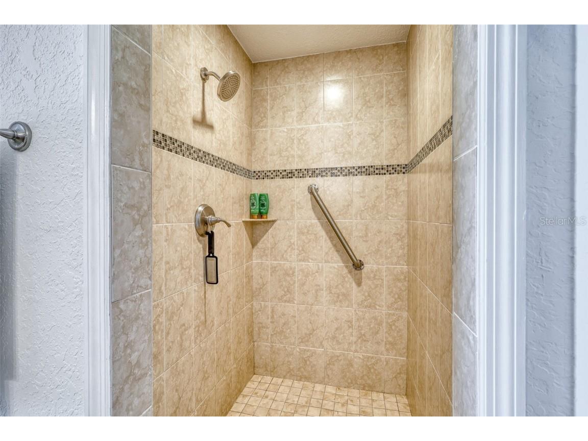 2605 Sunnybrook Drive Sarasota FL 34239 A4677362 image17