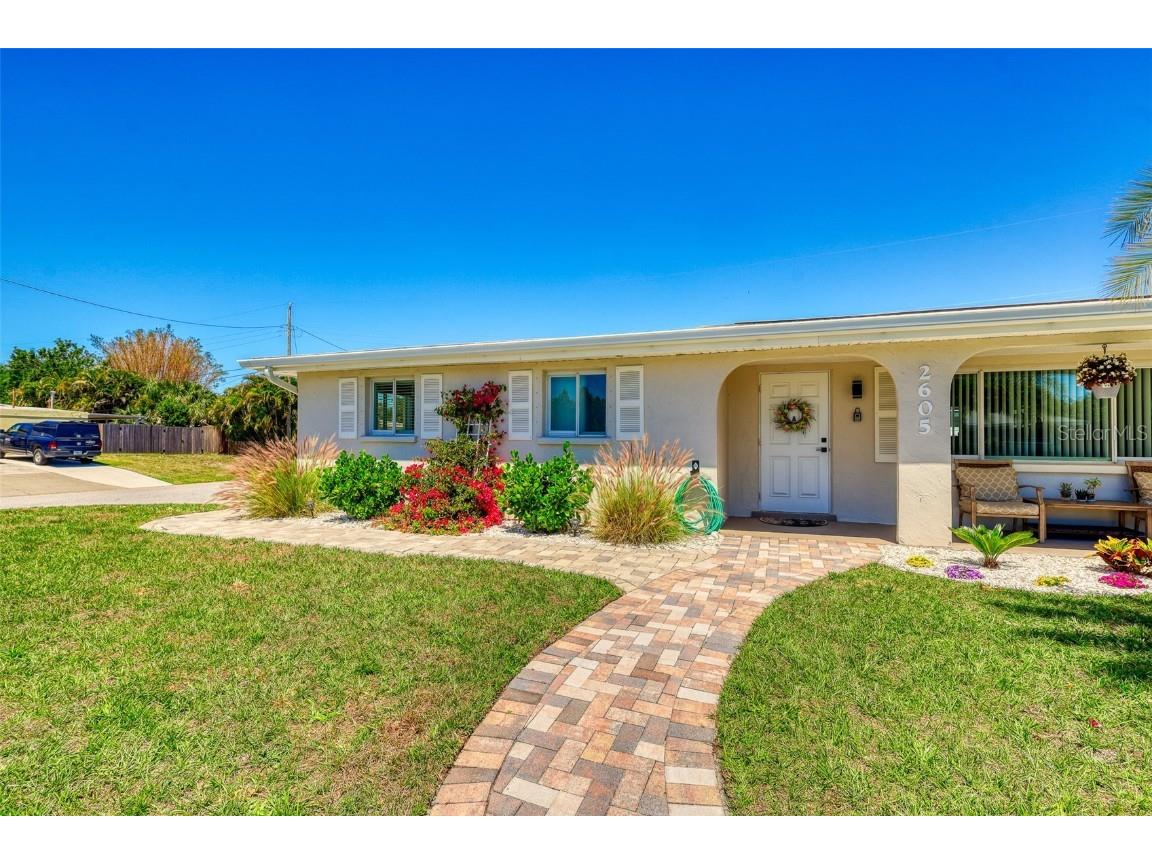 2605 Sunnybrook Drive Sarasota FL 34239 A4677362 image2
