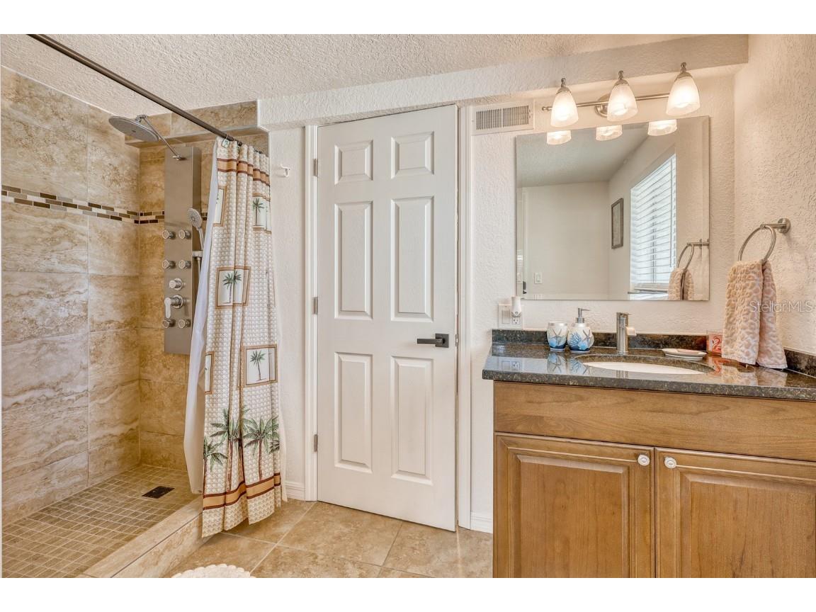 2605 Sunnybrook Drive Sarasota FL 34239 A4677362 image34