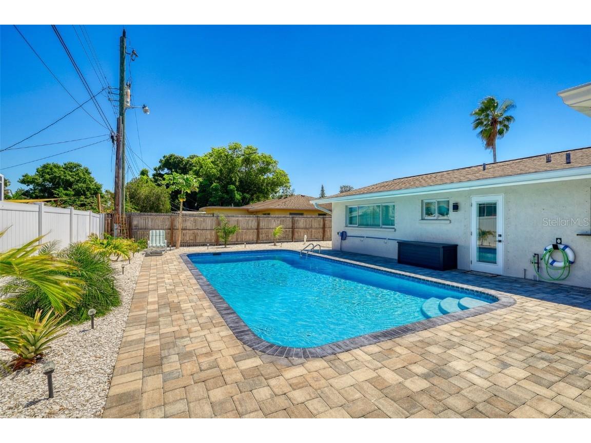 2605 Sunnybrook Drive Sarasota FL 34239 A4677362 image5