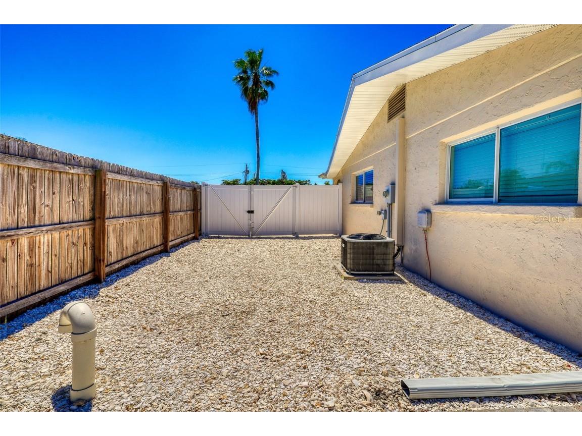 2605 Sunnybrook Drive Sarasota FL 34239 A4677362 image6