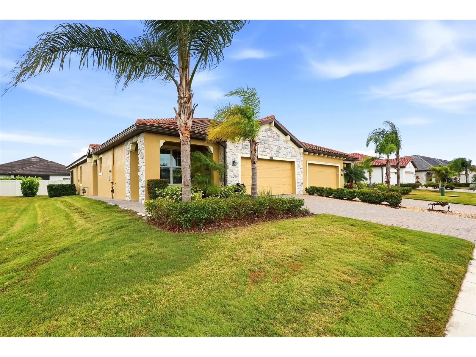 2607 Avolet Court Lakewood Ranch FL 34211 A4680176 image56