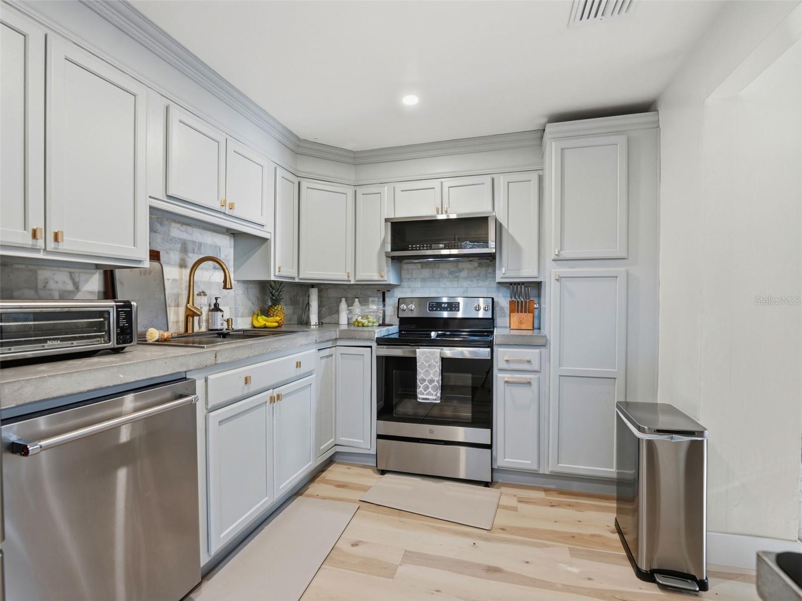 2607 W Wyoming Avenue Tampa FL 33611 TB8513983 image8