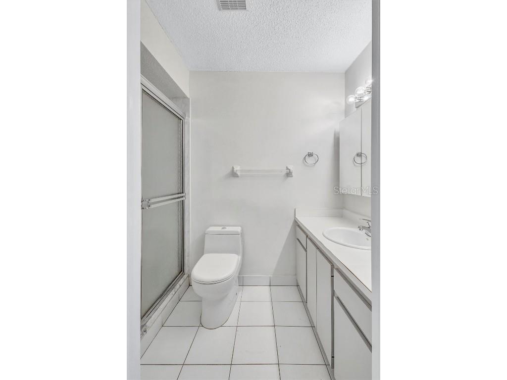 2607 Woodgate Lane #K9 Sarasota FL 34231 A4663674 image25