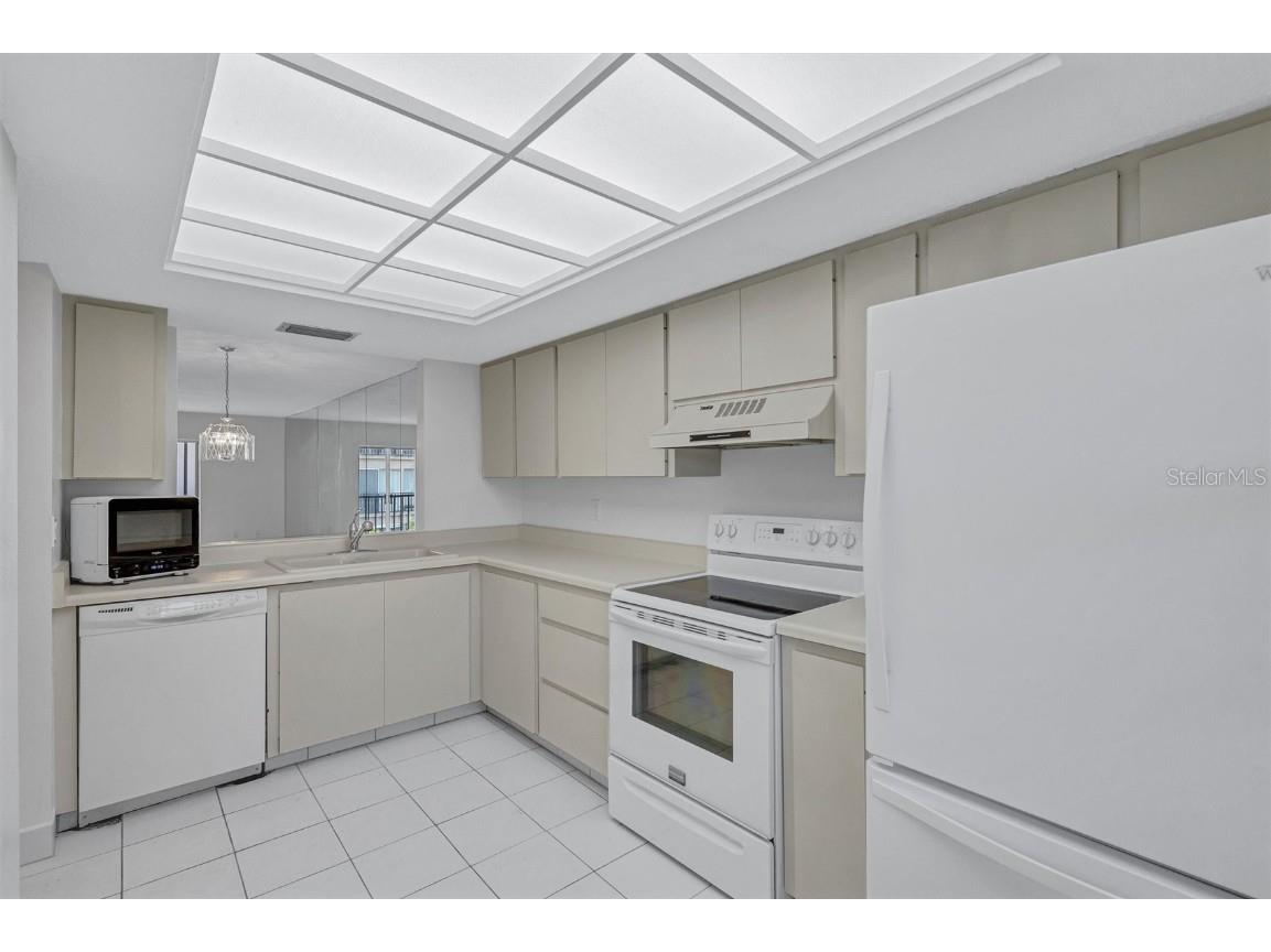 2607 Woodgate Lane #K9 Sarasota FL 34231 A4663674 image8