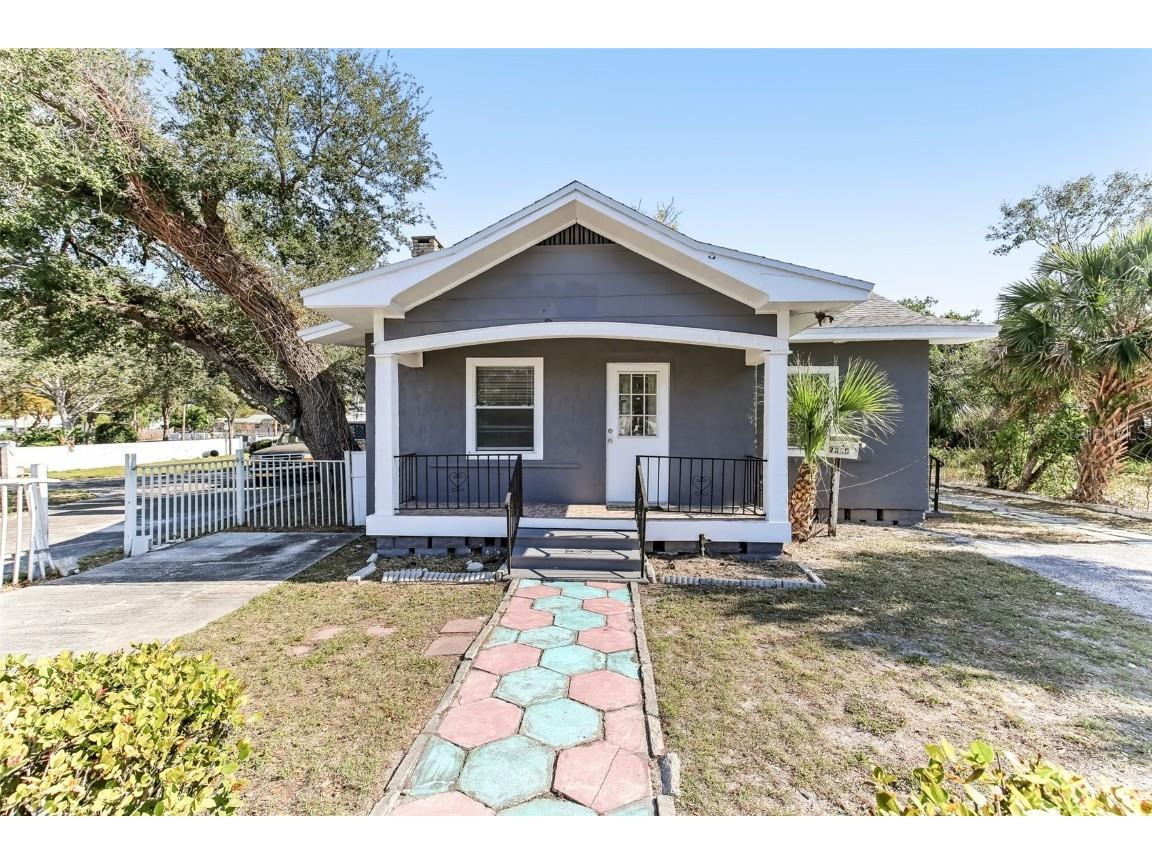 2608 4th Street S Saint Petersburg FL 33705 TB8347734 image1