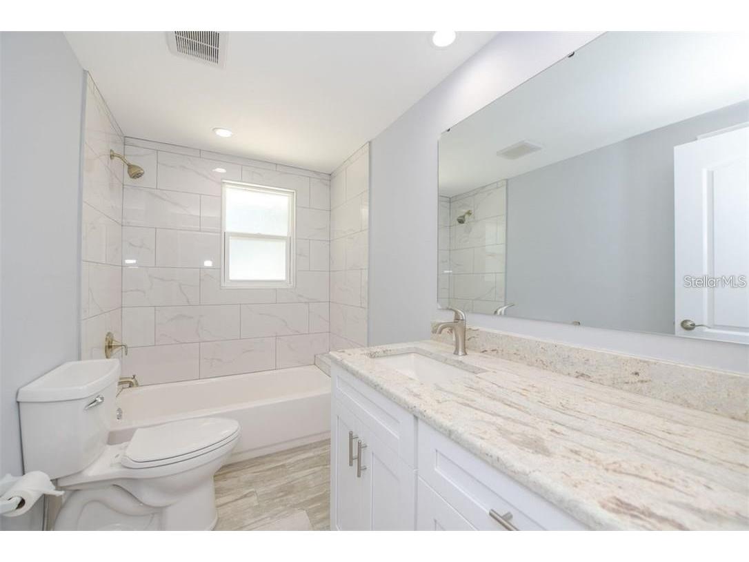 2608 Browning Street Sarasota FL 34237 A4667698 image18